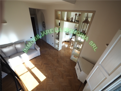 Quadrilocale con terrazzo, Firenze san niccolo'