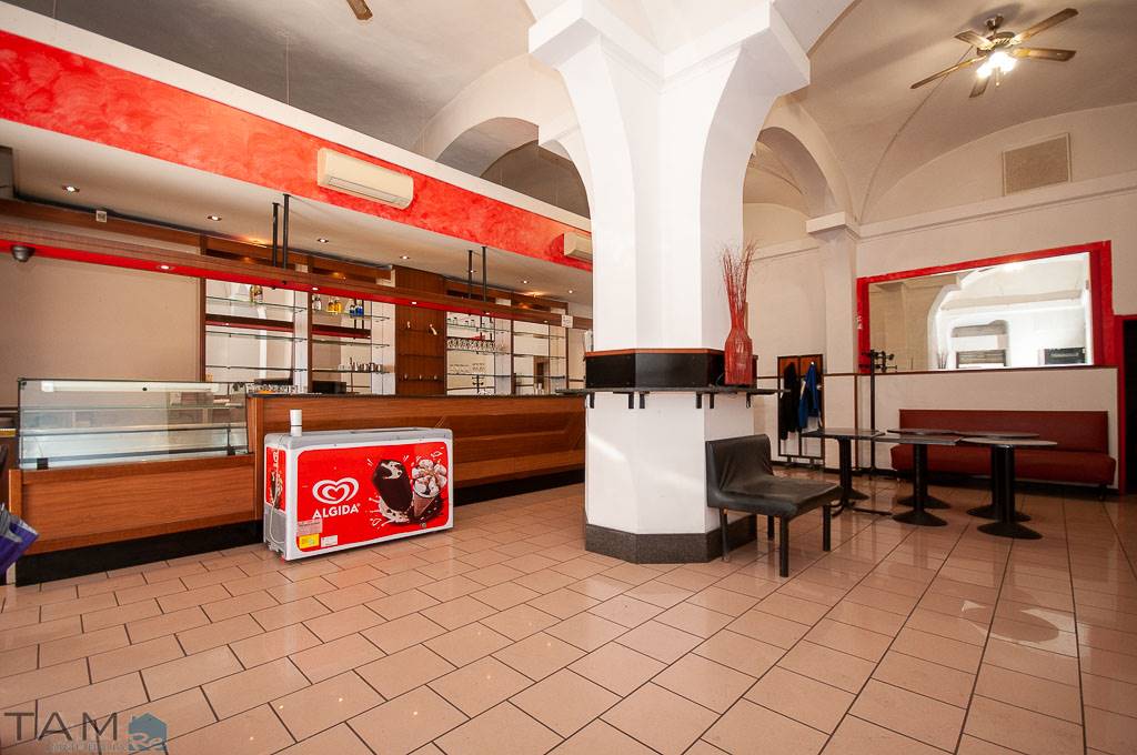 Attività commerciale Bar e tabacchi in vendita, Trieste ospedale maggiore