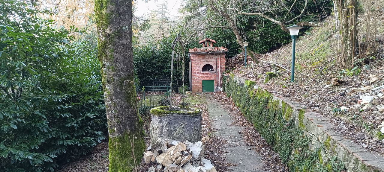 Casa indipendente con giardino a Sesto Fiorentino