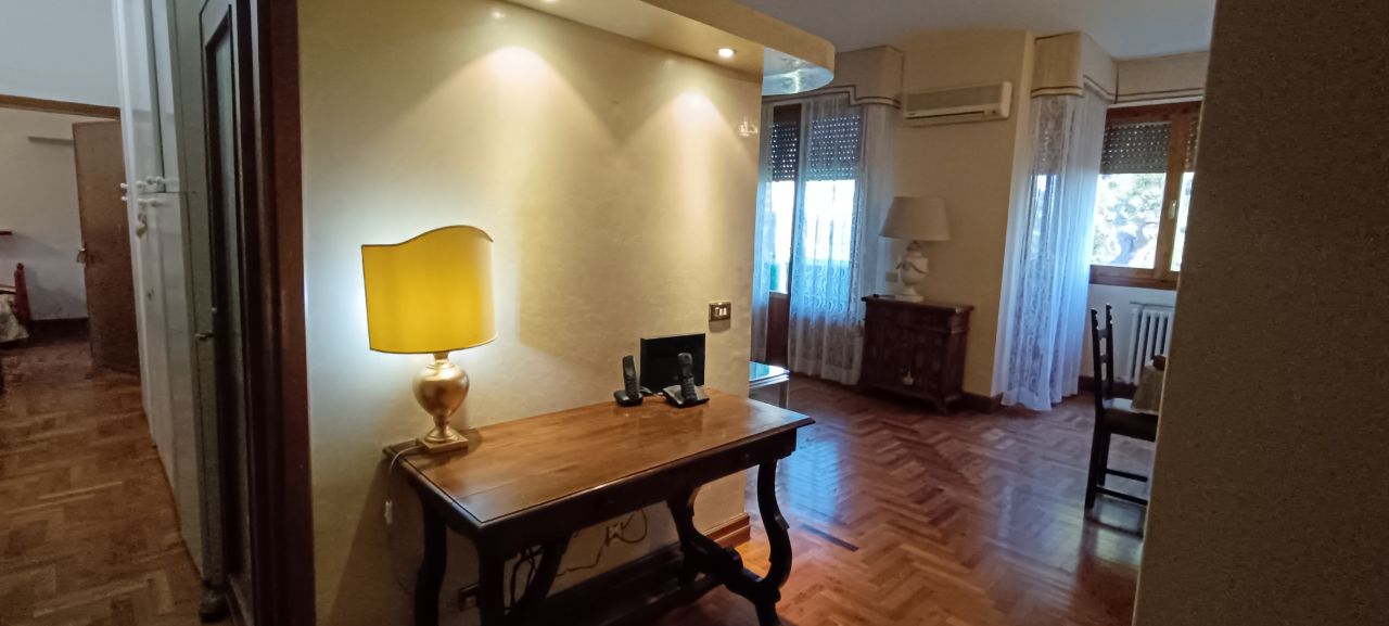 Appartamento con terrazzo a Sesto Fiorentino