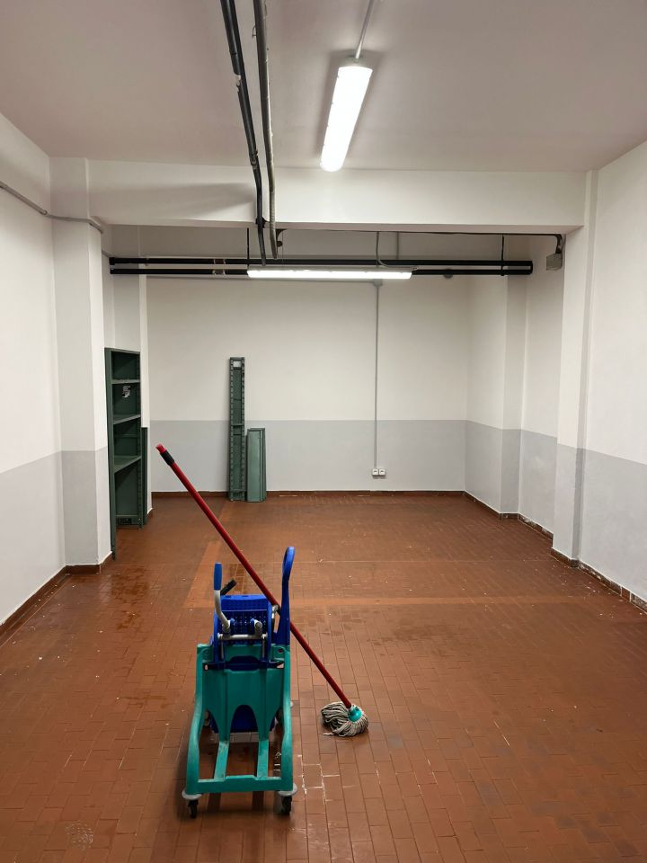 Posto auto coperto con box doppio a Firenze