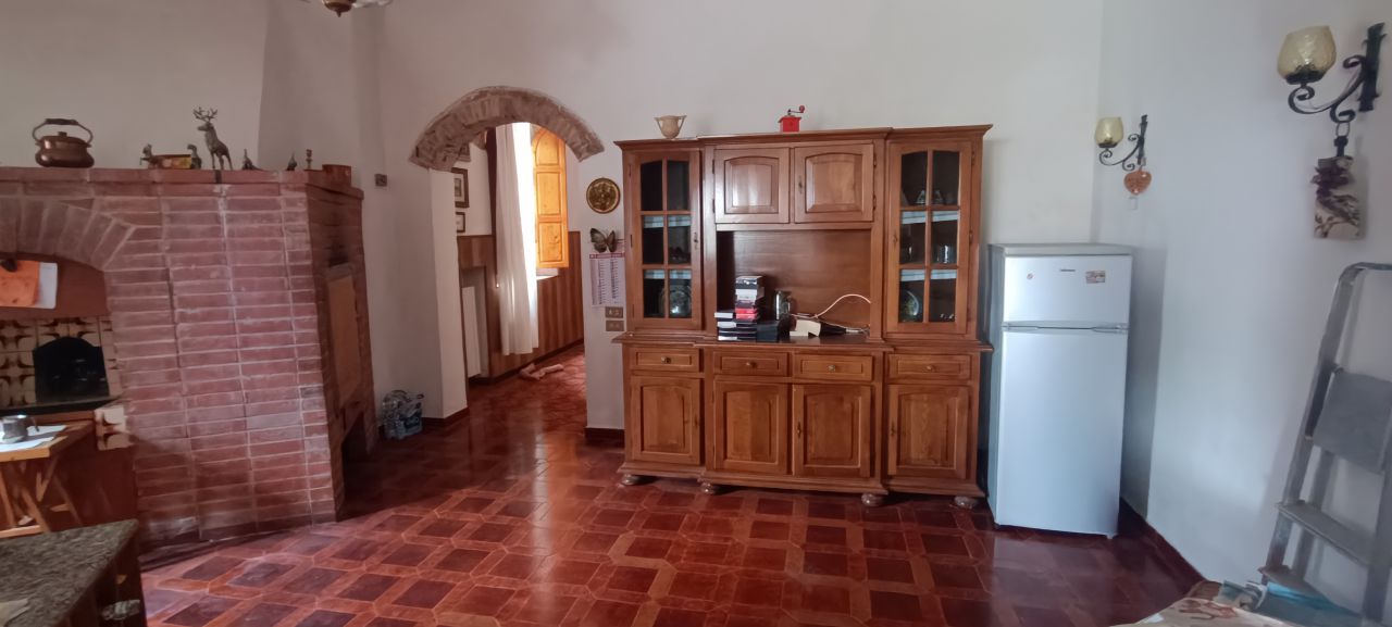 Casa indipendente con giardino a Sesto Fiorentino