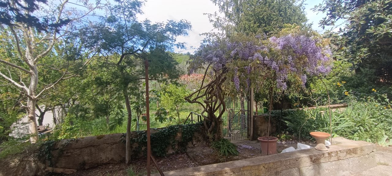 Casa indipendente con giardino a Sesto Fiorentino