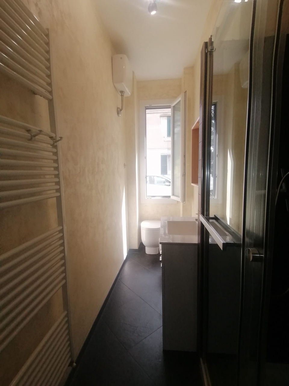 Trilocale arredato in affitto a Firenze