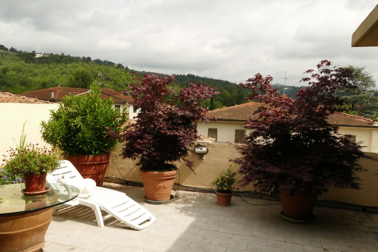 Attico con terrazzo a Fiesole