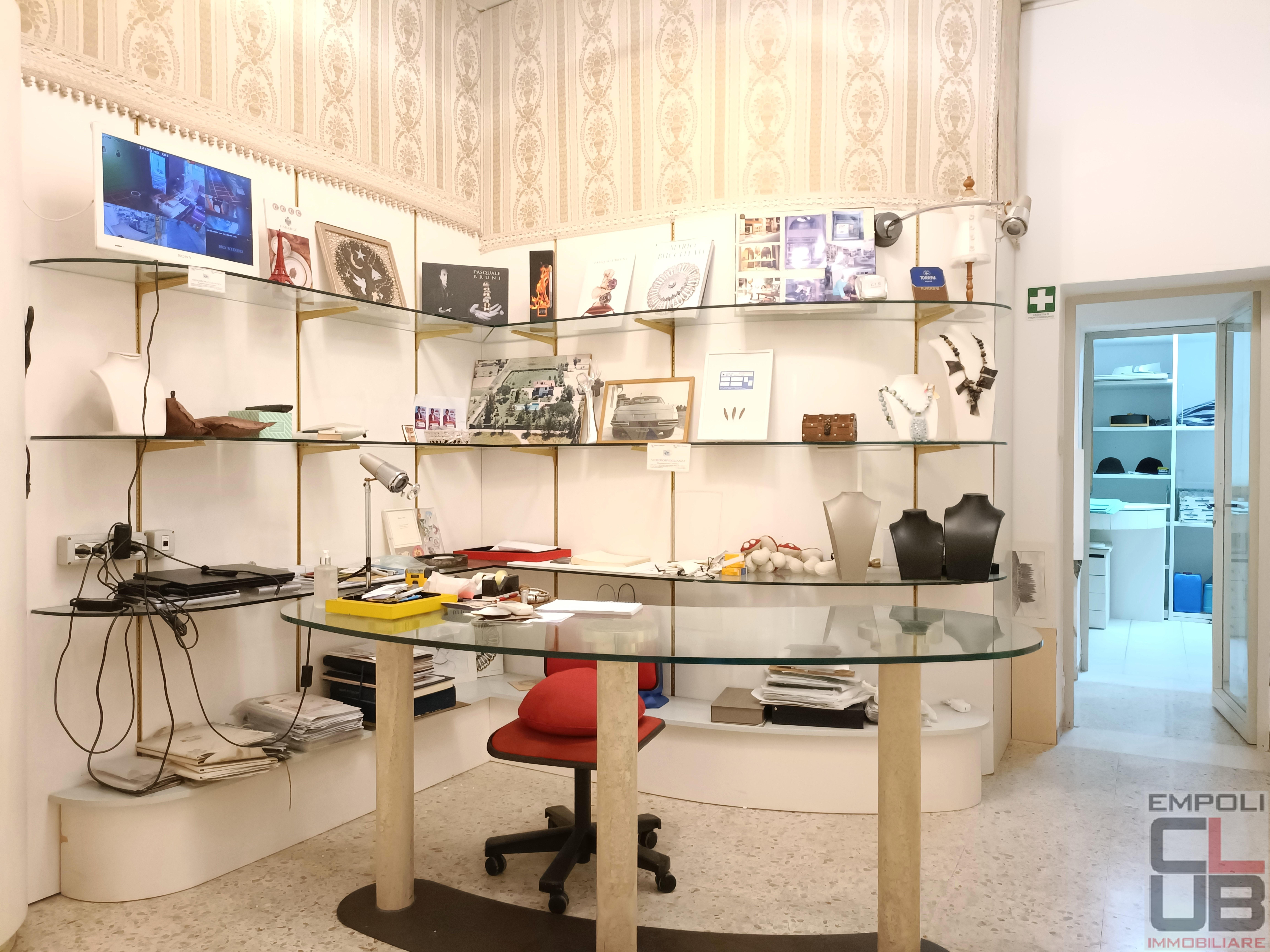 Locale commerciale in vendita a Empoli