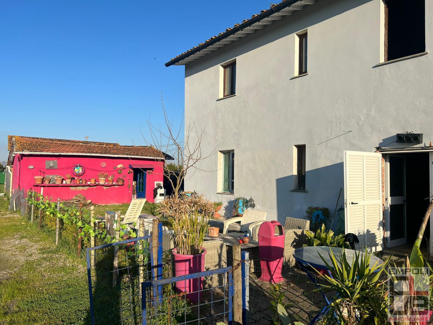 Casa indipendente con giardino a Fucecchio