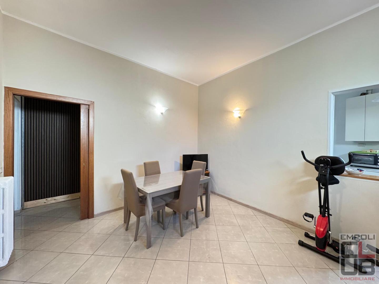 Trilocale arredato in affitto a Capraia e Limite