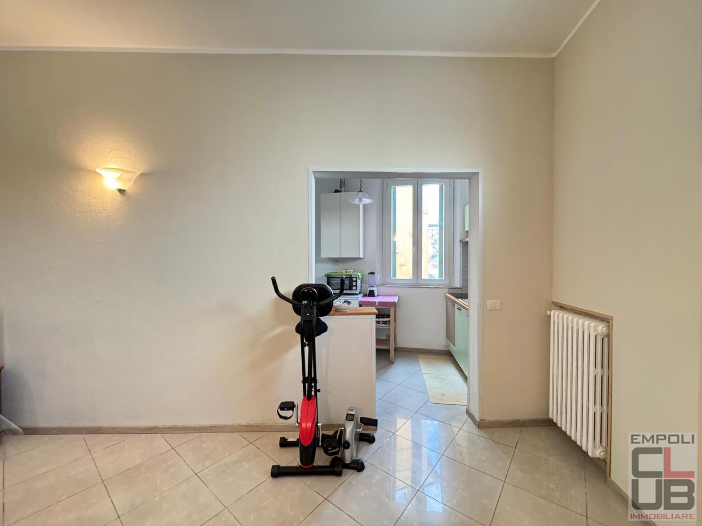 Trilocale arredato in affitto a Capraia e Limite