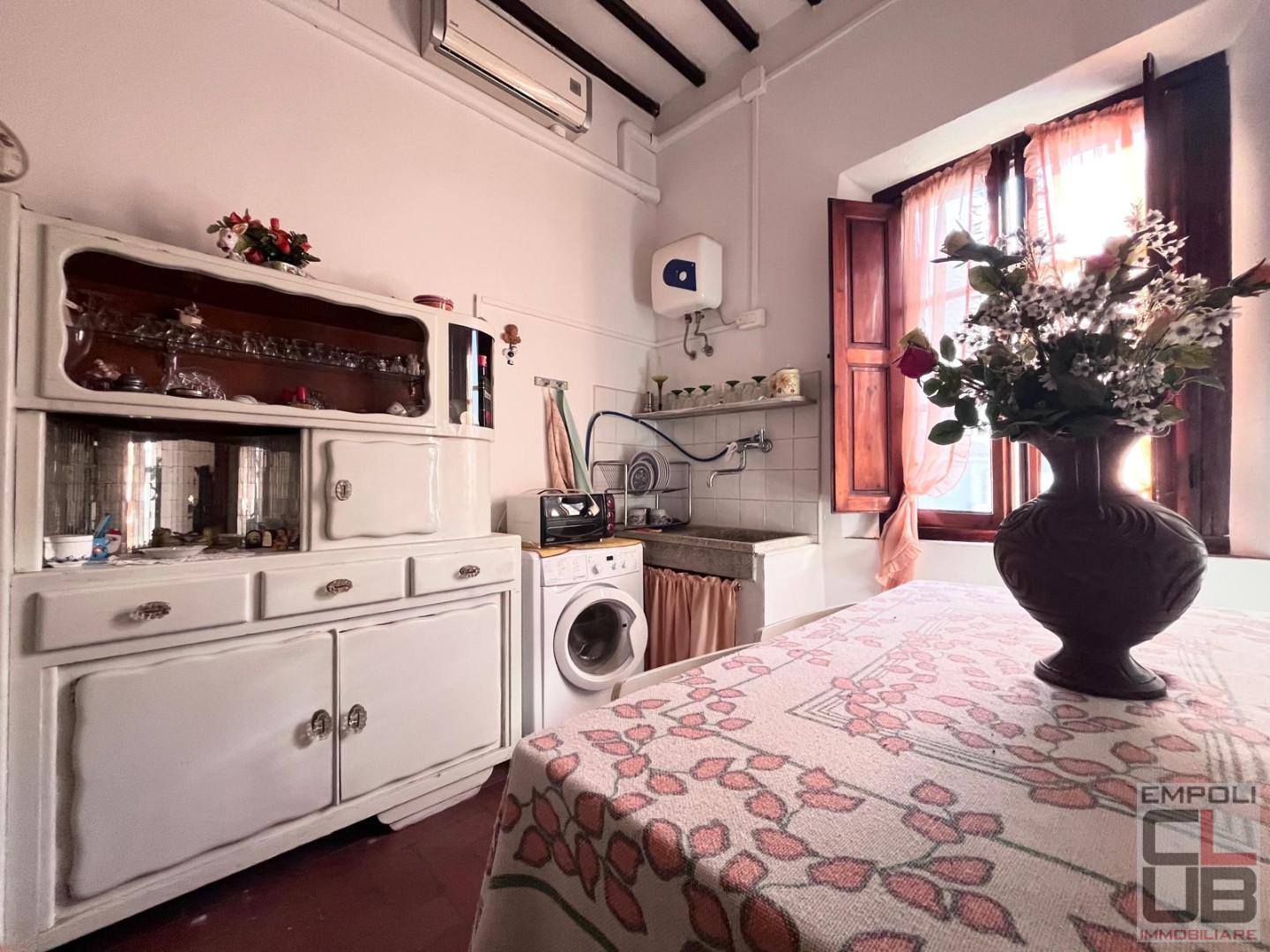 Casa indipendente con giardino a Capraia e Limite