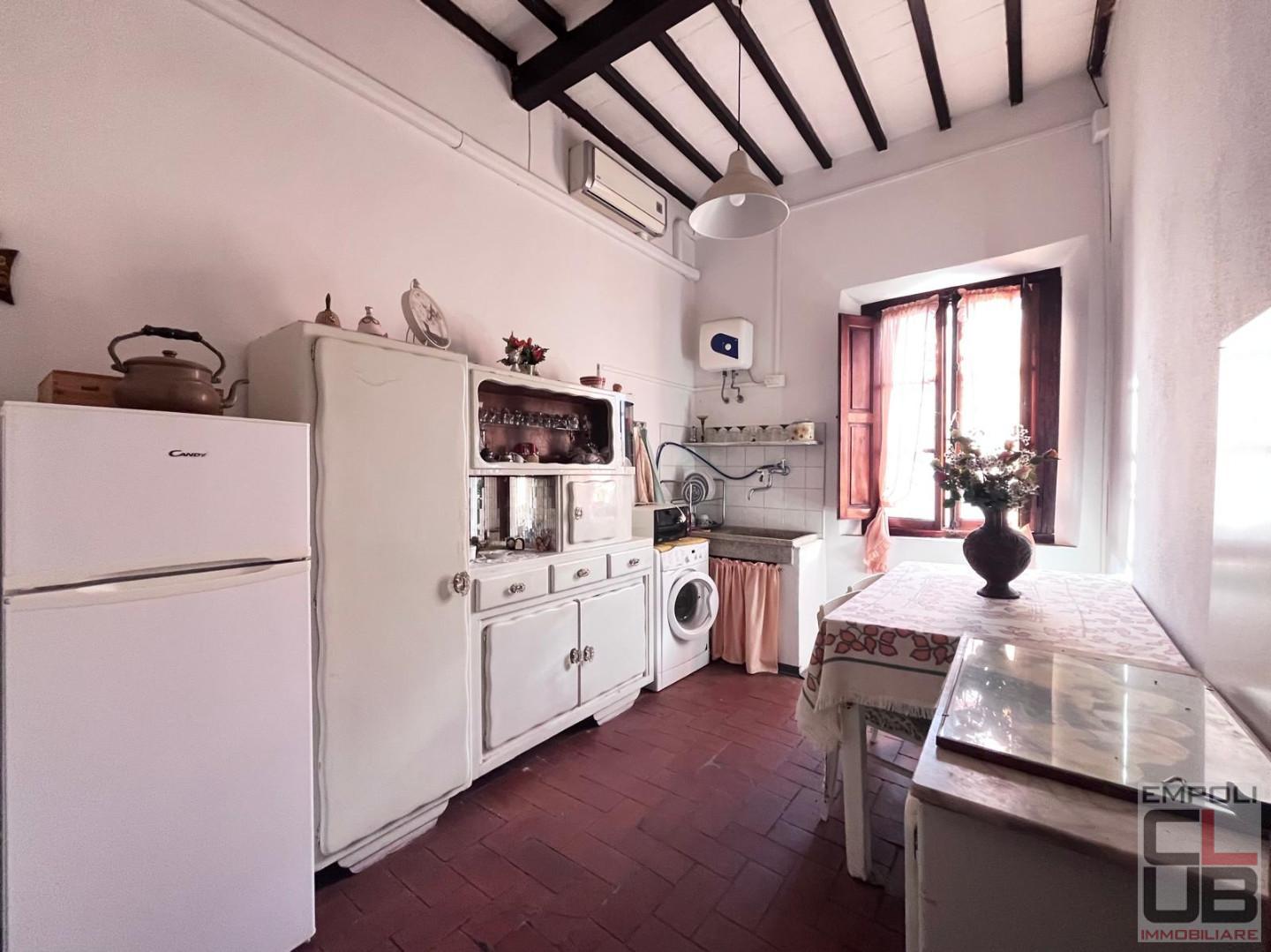 Casa indipendente con giardino a Capraia e Limite