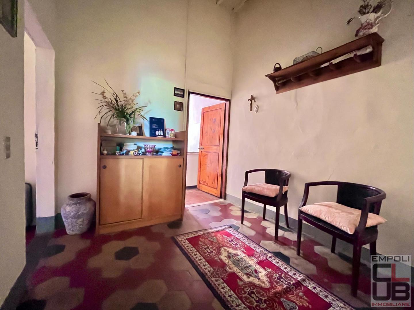 Casa indipendente con giardino a Capraia e Limite