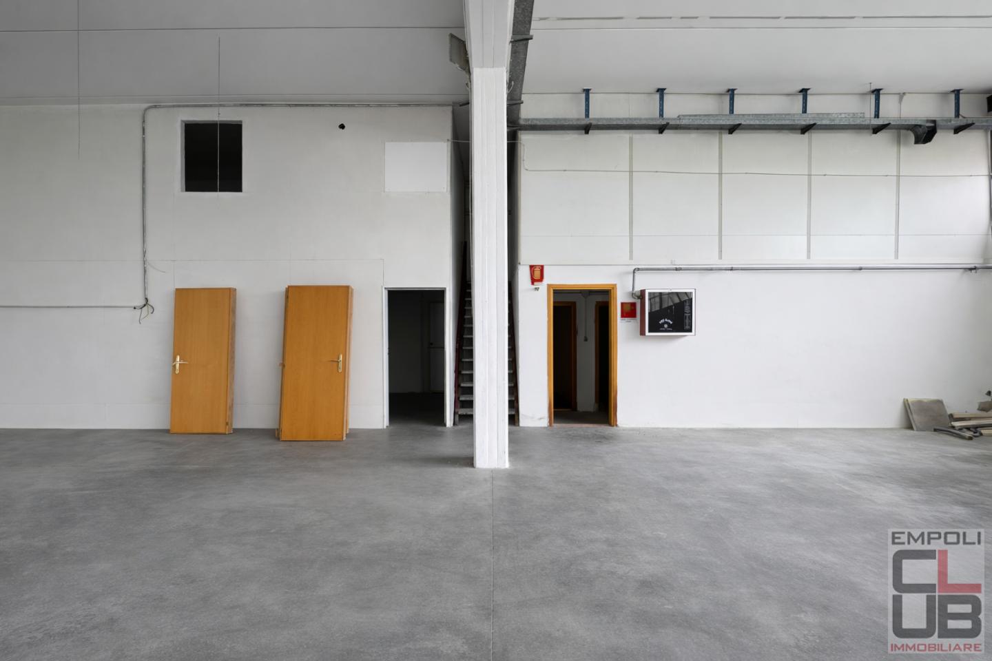 Capannone in vendita, Vinci vitolini