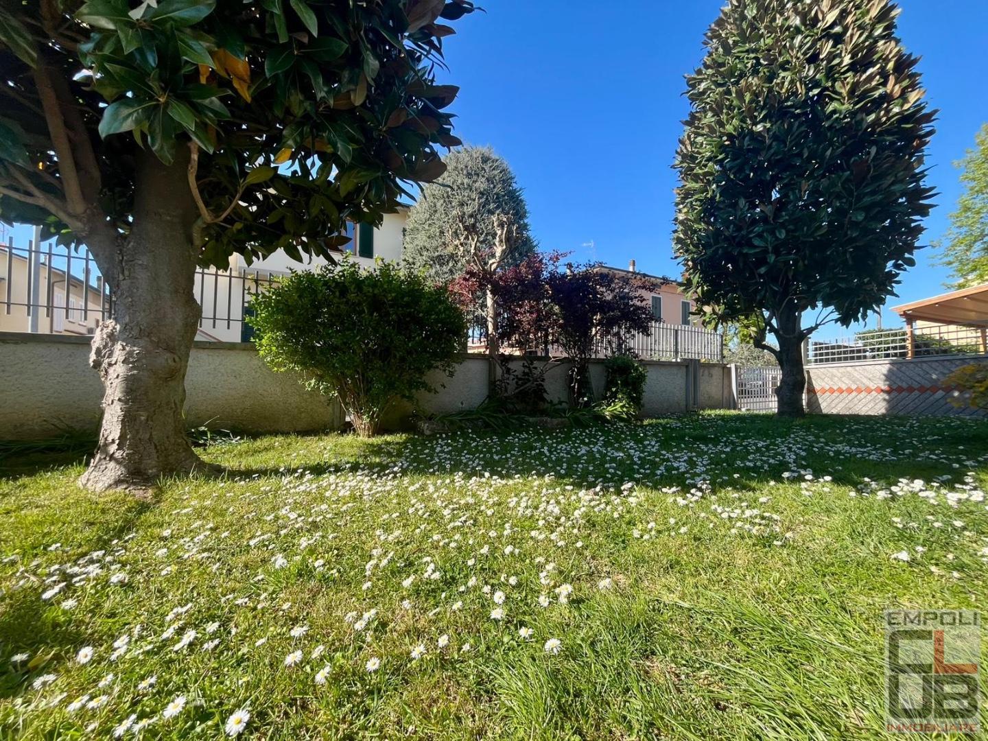 Casa indipendente con giardino a Santa Croce sull'Arno