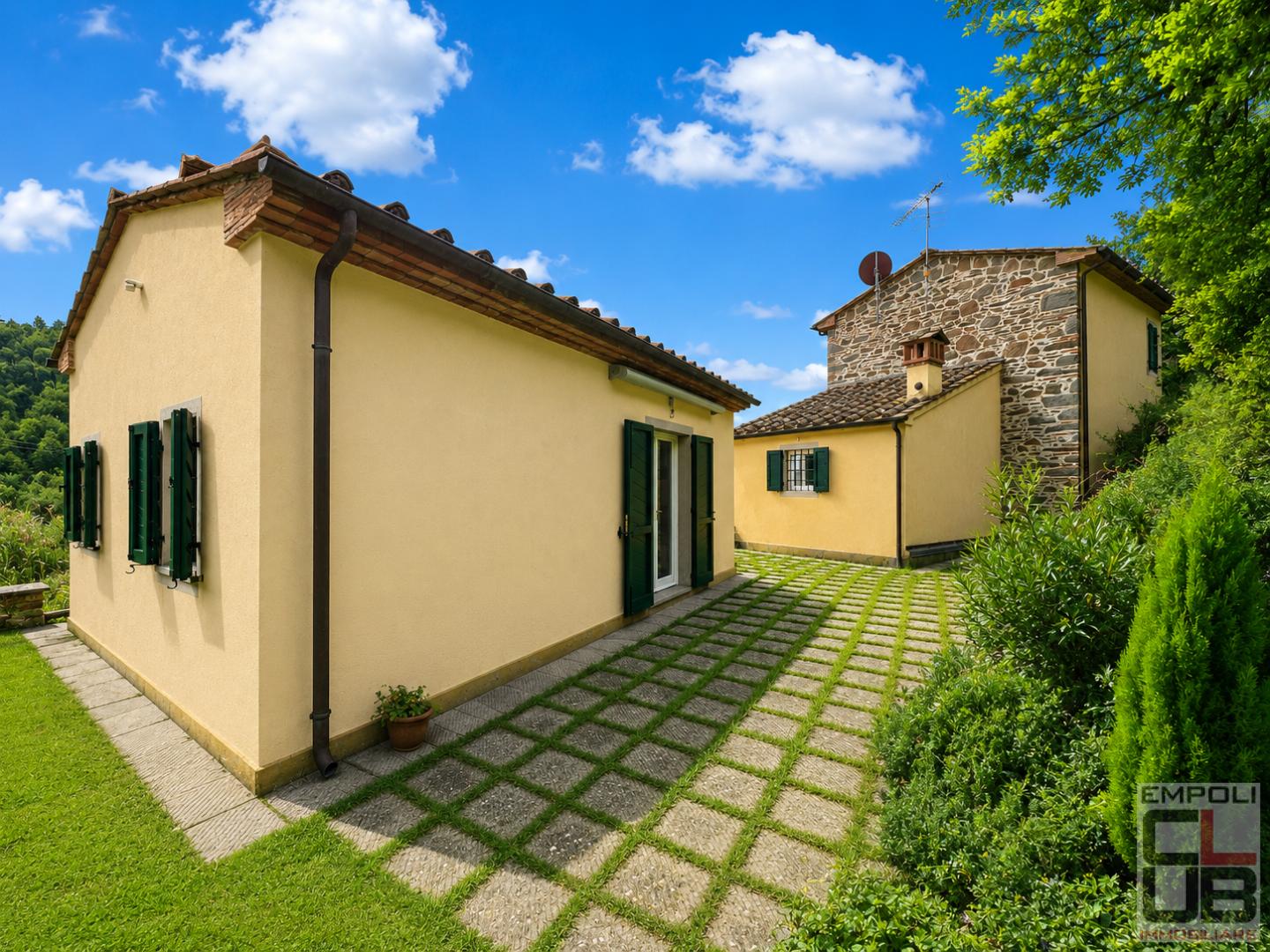Rustico con giardino a Vinci