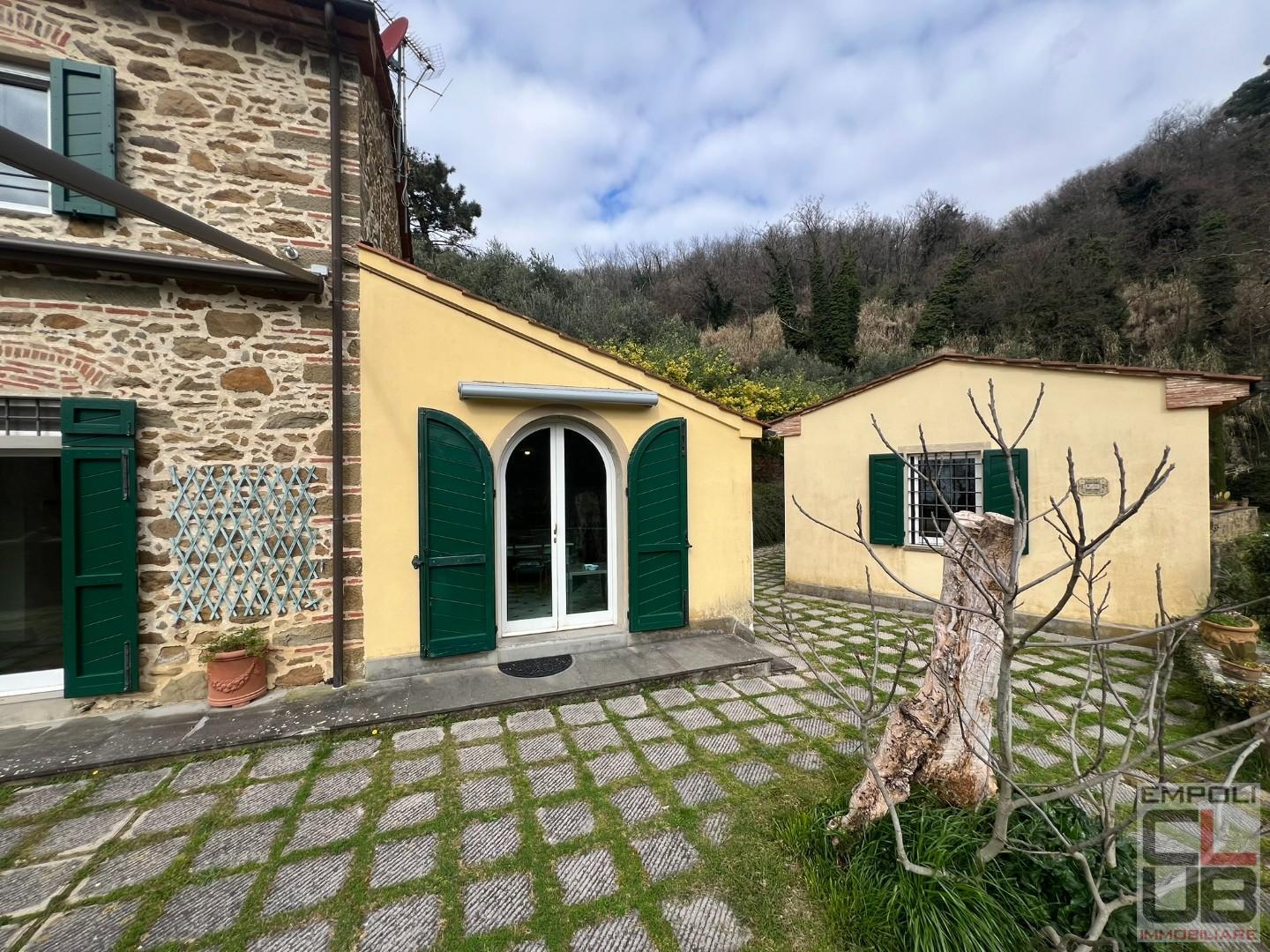 Rustico con giardino a Vinci