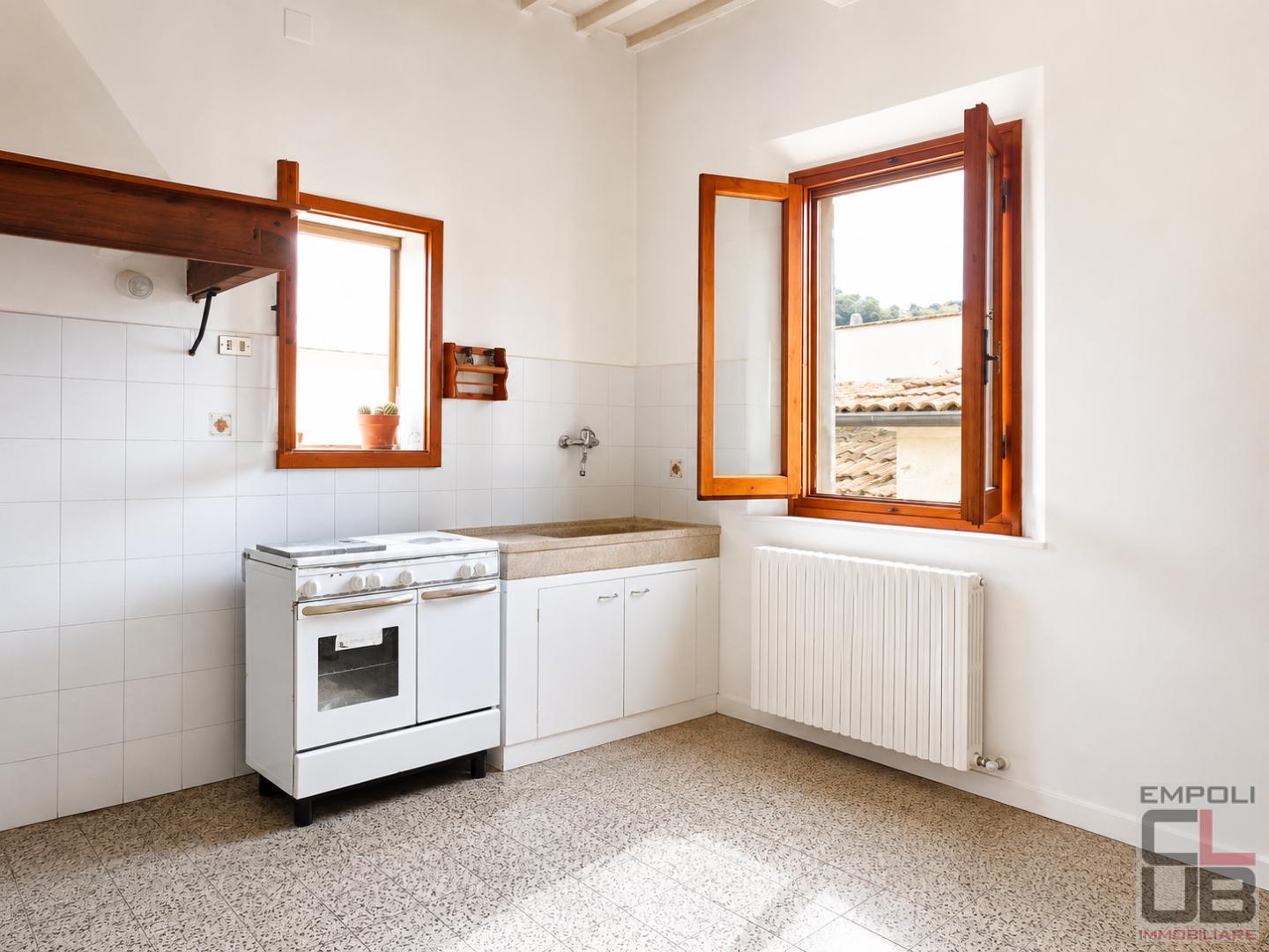 Quadrilocale in vendita a Capraia e Limite