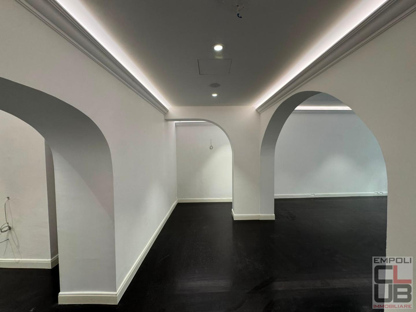 Locale commerciale in affitto a Empoli