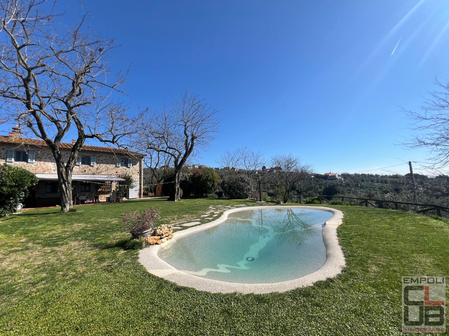 Rustico con giardino, Capraia e Limite castra