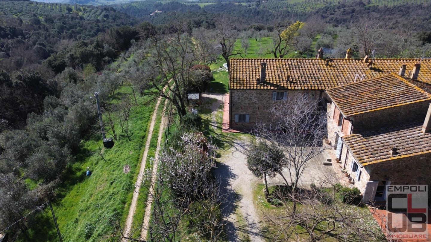 Rustico con giardino, Capraia e Limite castra