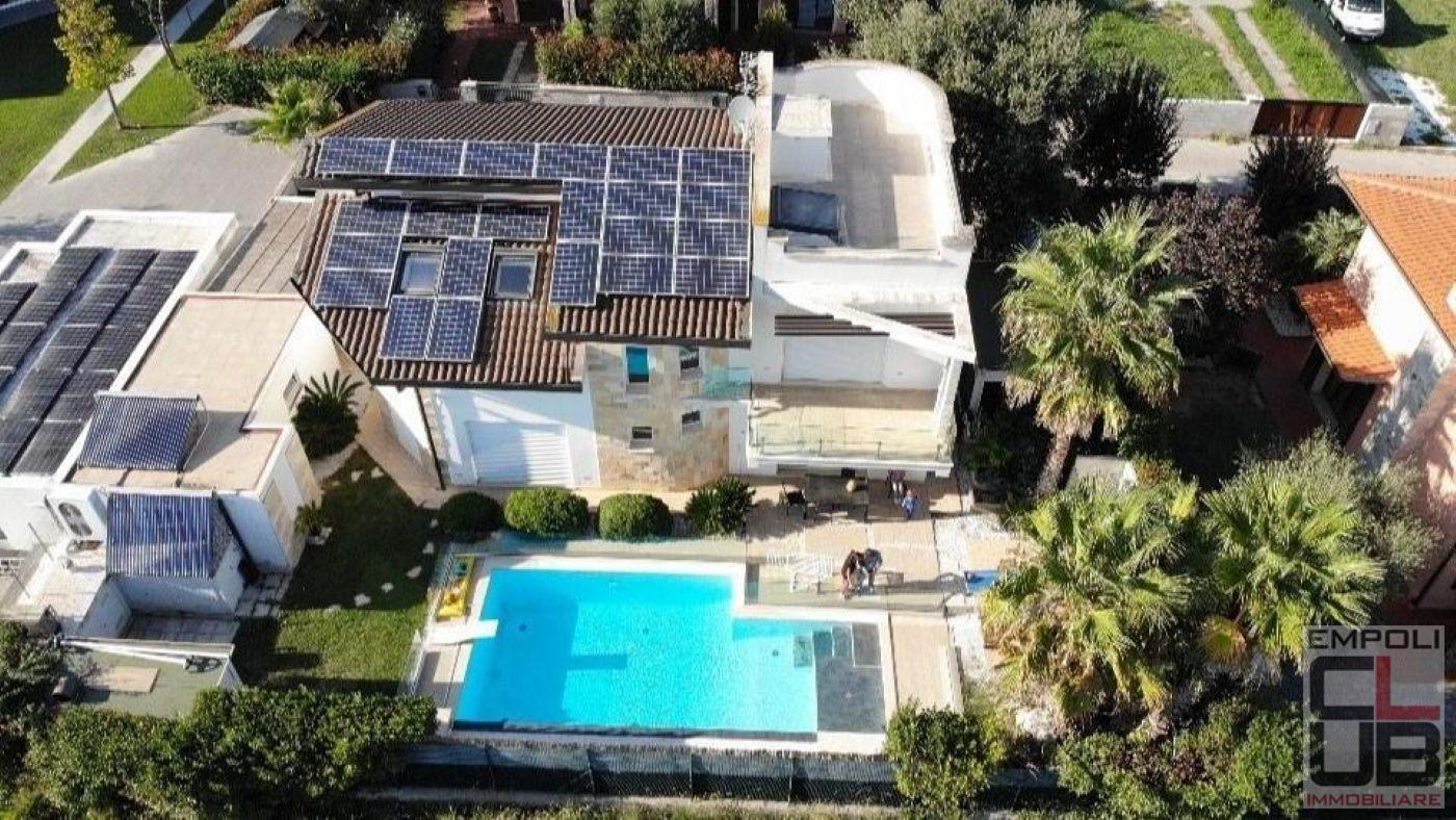 Villa con giardino a Fauglia