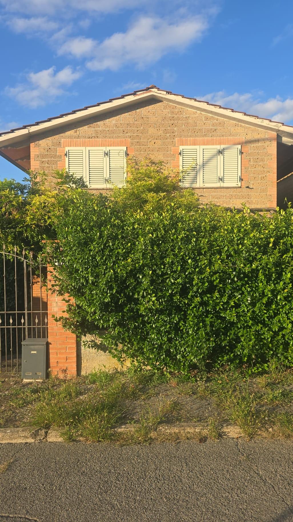 Villa con giardino a Monteroni d'Arbia