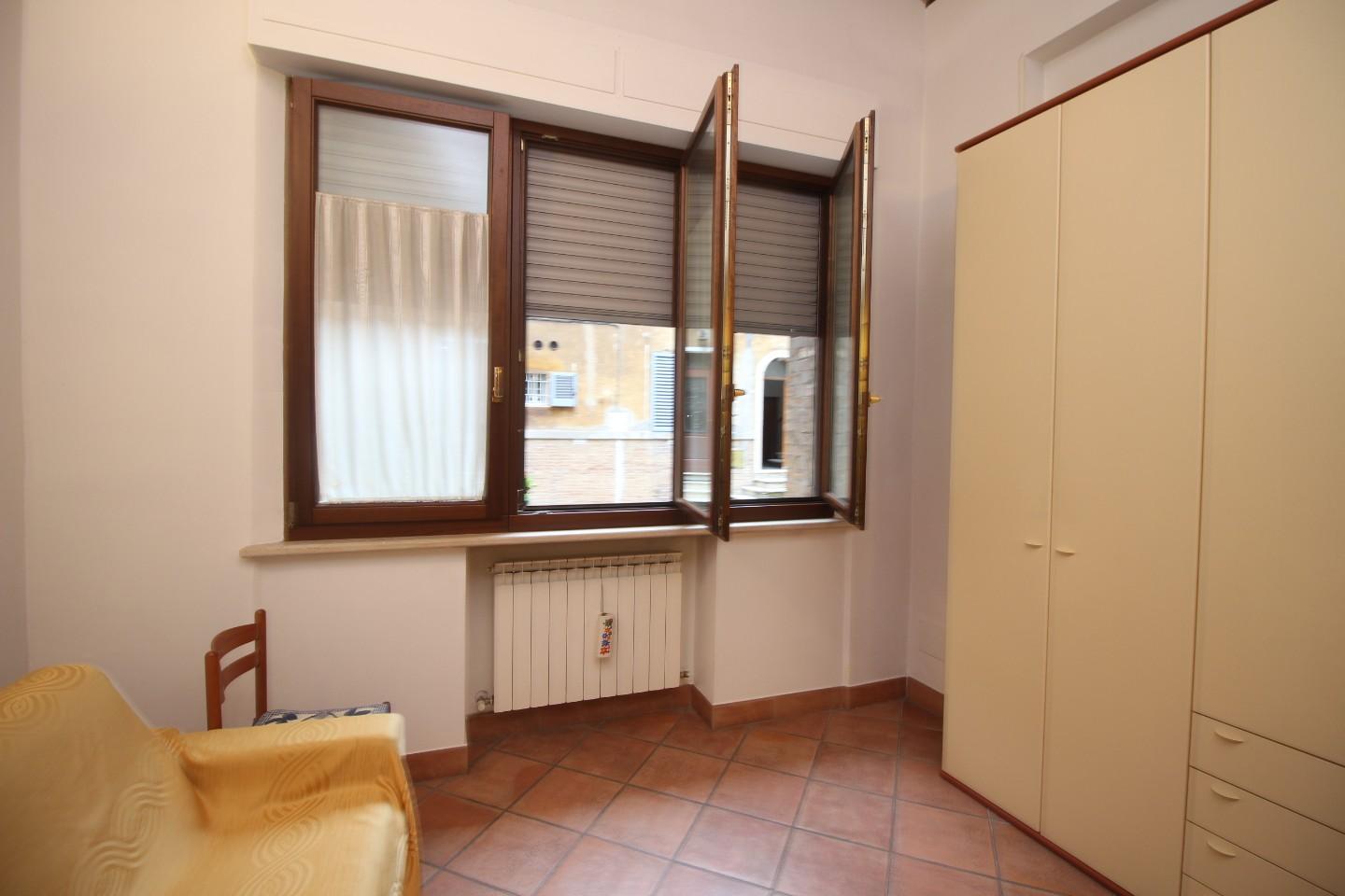 Trilocale arredato in affitto, Siena ovile esterna