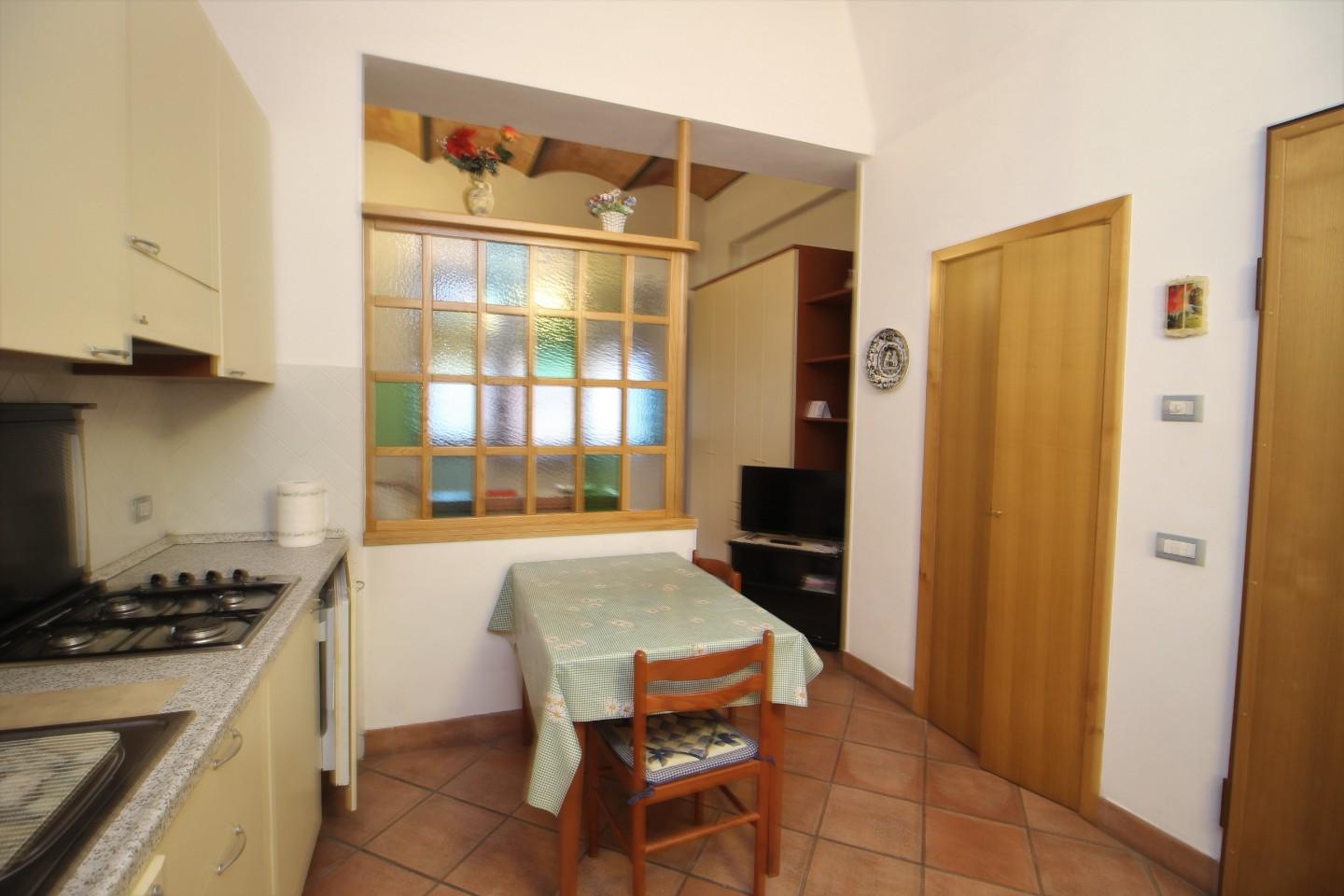 Trilocale arredato in affitto, Siena ovile esterna