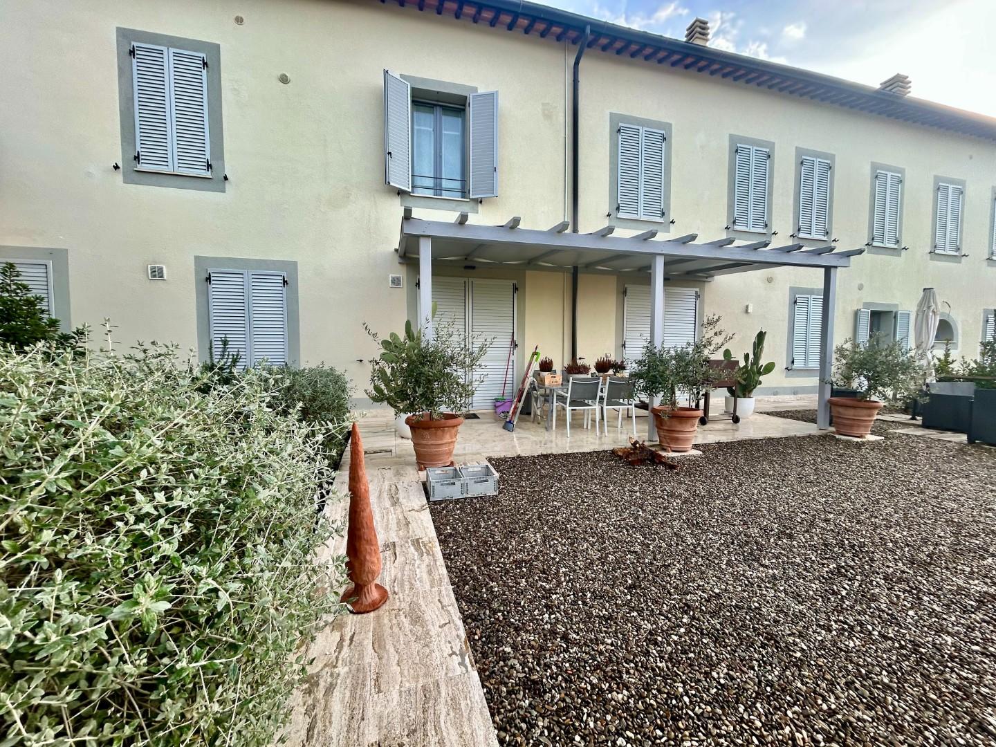 Casa indipendente con giardino, Siena coroncina