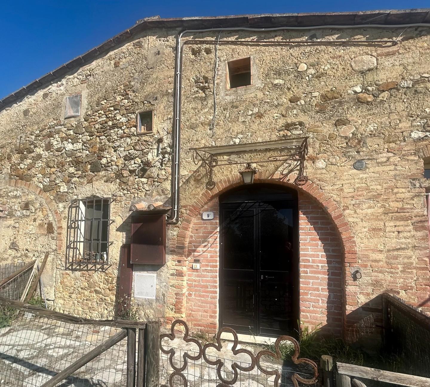 Casa indipendente da ristrutturare, Monteriggioni lornano