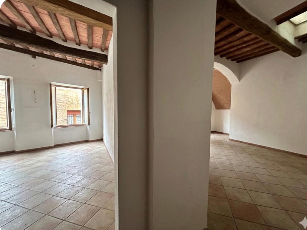Appartamento da ristrutturare, Siena centro storico