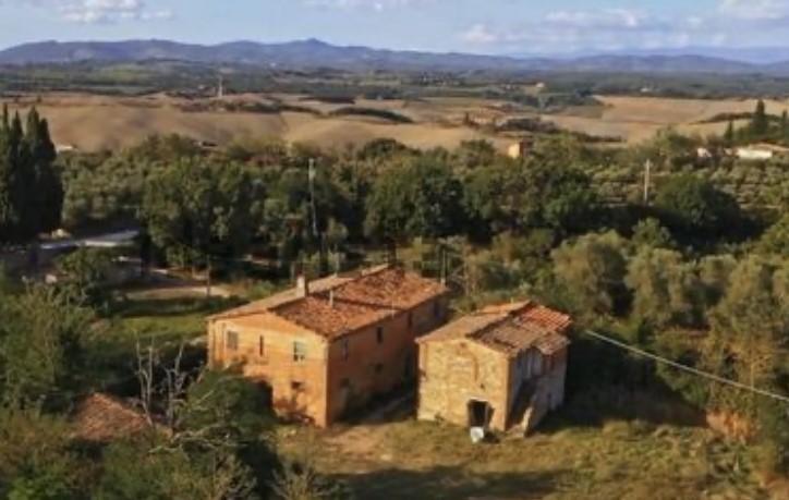 Rustico con giardino, Asciano torre a castello