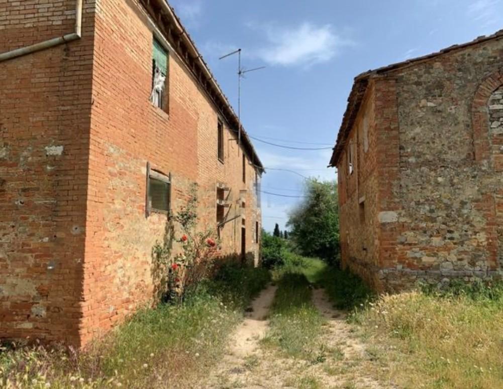 Rustico con giardino, Asciano torre a castello