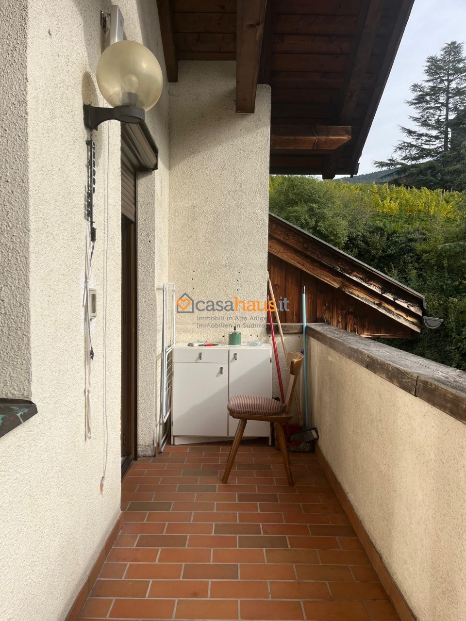 Quadrilocale con box a Chiusa