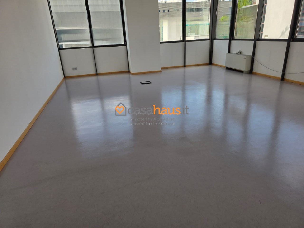 Ufficio con box a Bolzano