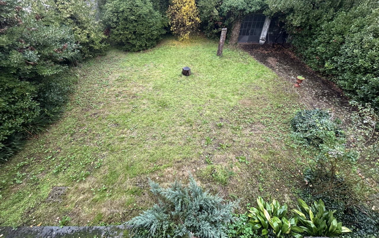 Villa con giardino in via san paolo, Campi Bisenzio