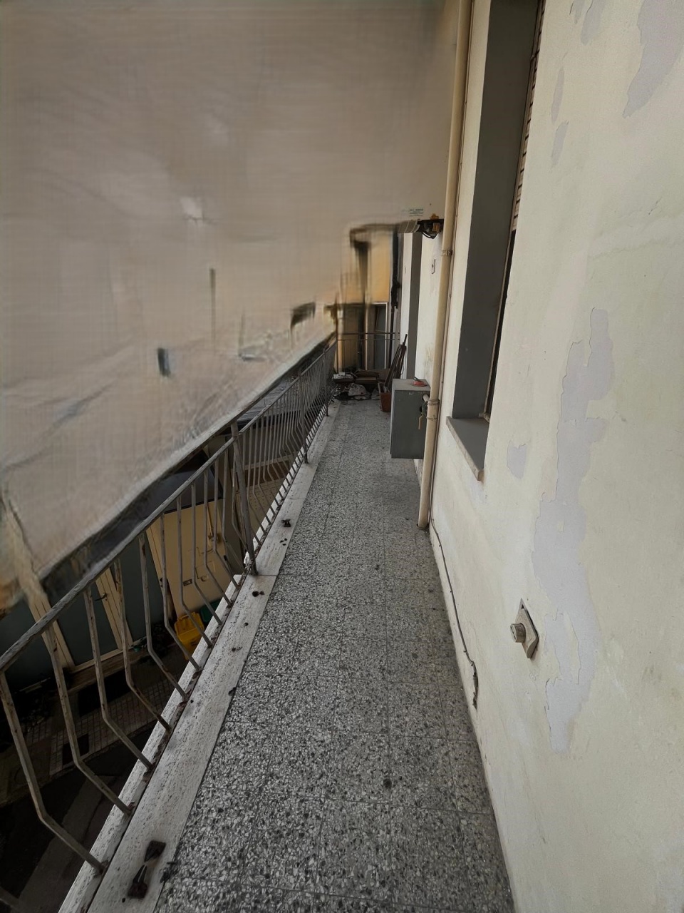 Appartamento con terrazzo in via della stazione, Signa