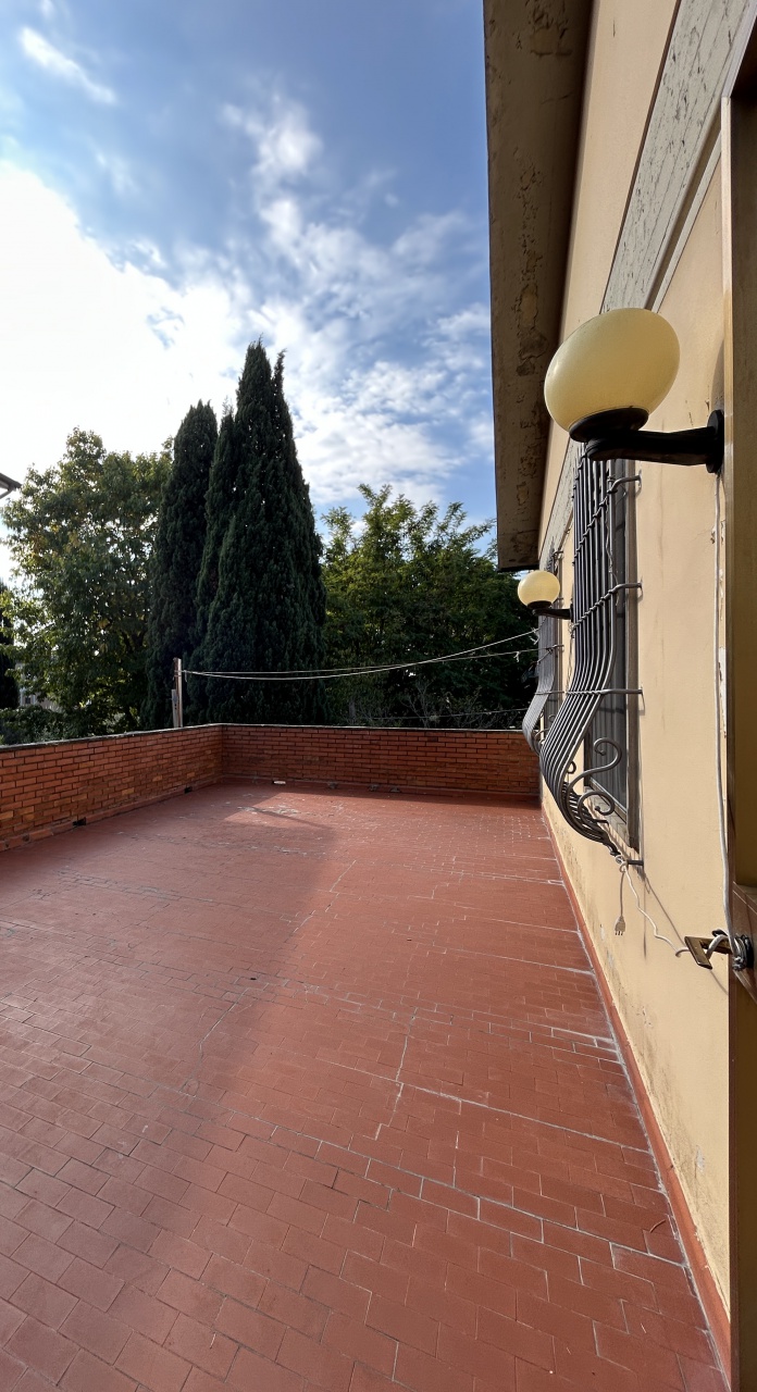 Casa indipendente con giardino in via della crescia, Campi Bisenzio