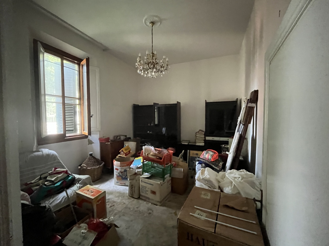 Villa con giardino in piazza s: rosario, Poggio a Caiano