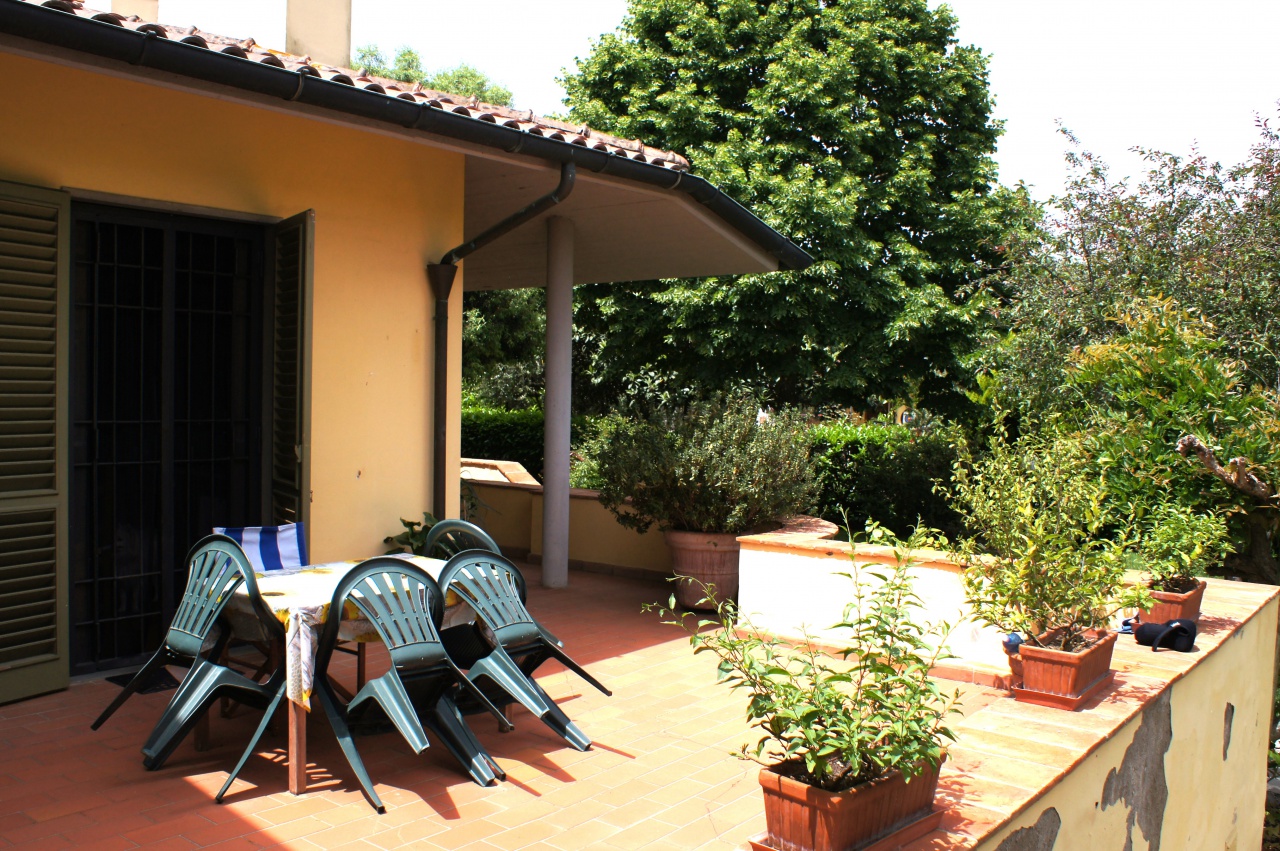 Villa con giardino a Signa