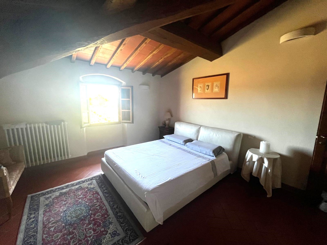 Villa con giardino in via di fornello, Campi Bisenzio