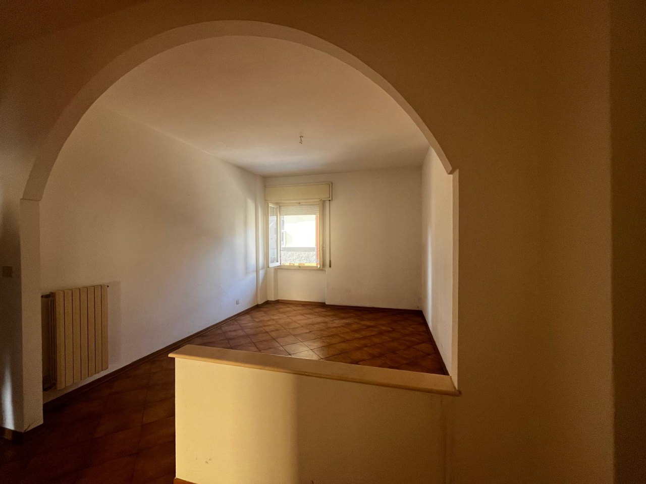 Appartamento con terrazzo in via della stazione, Signa