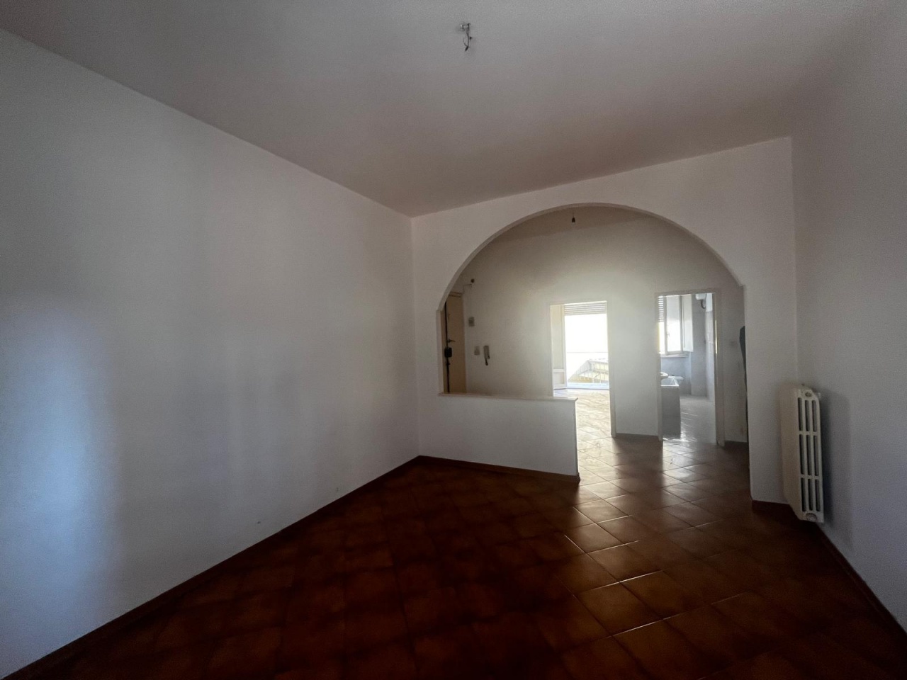 Appartamento con terrazzo in via della stazione, Signa