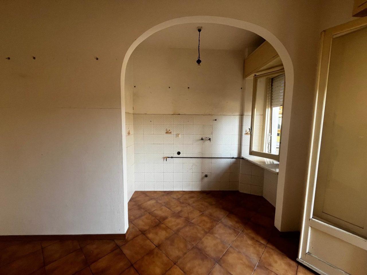 Appartamento con terrazzo in via della stazione, Signa