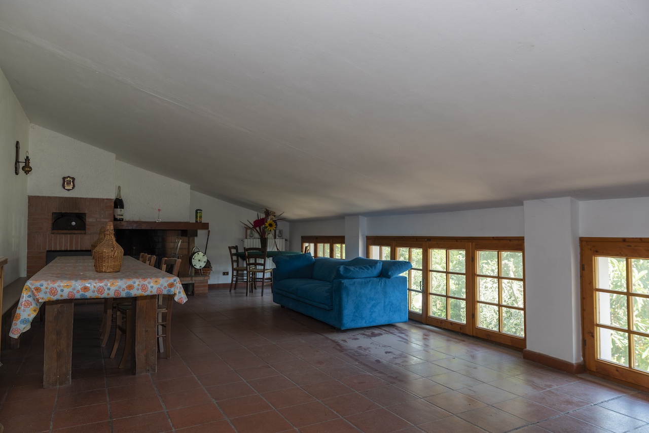 Casa indipendente con giardino in via trento, Campi Bisenzio