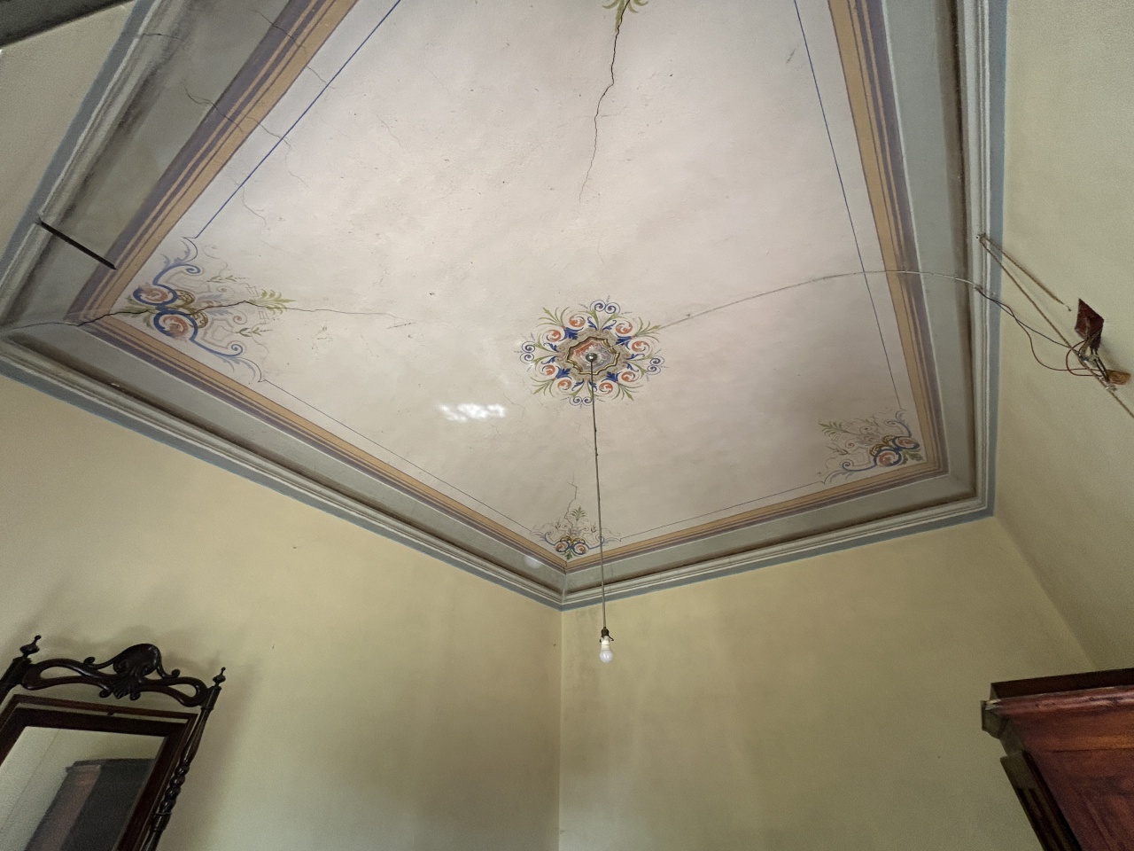 Stabile/Palazzo con giardino in via senese, Firenze