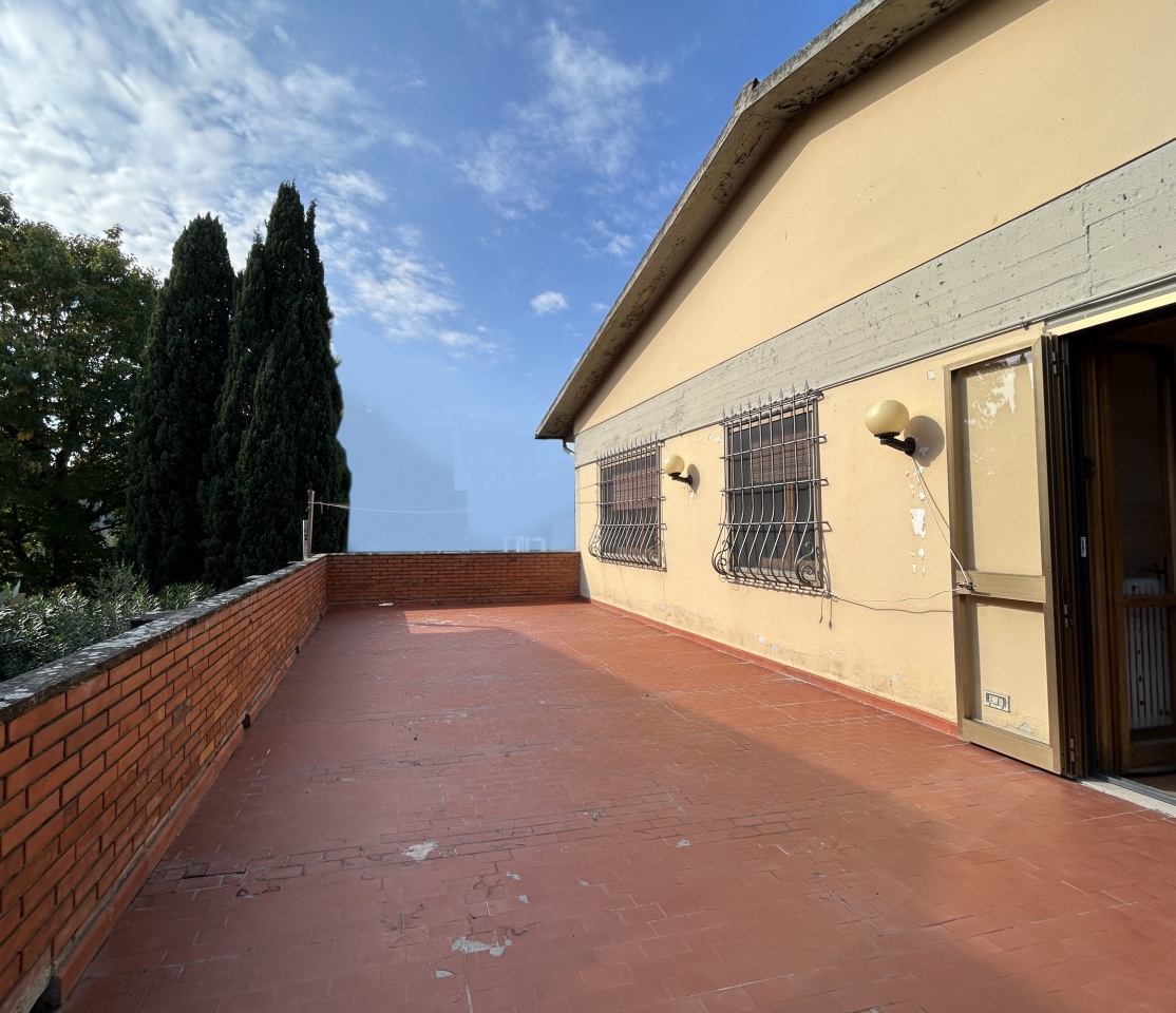 Casa indipendente con giardino in via della crescia, Campi Bisenzio