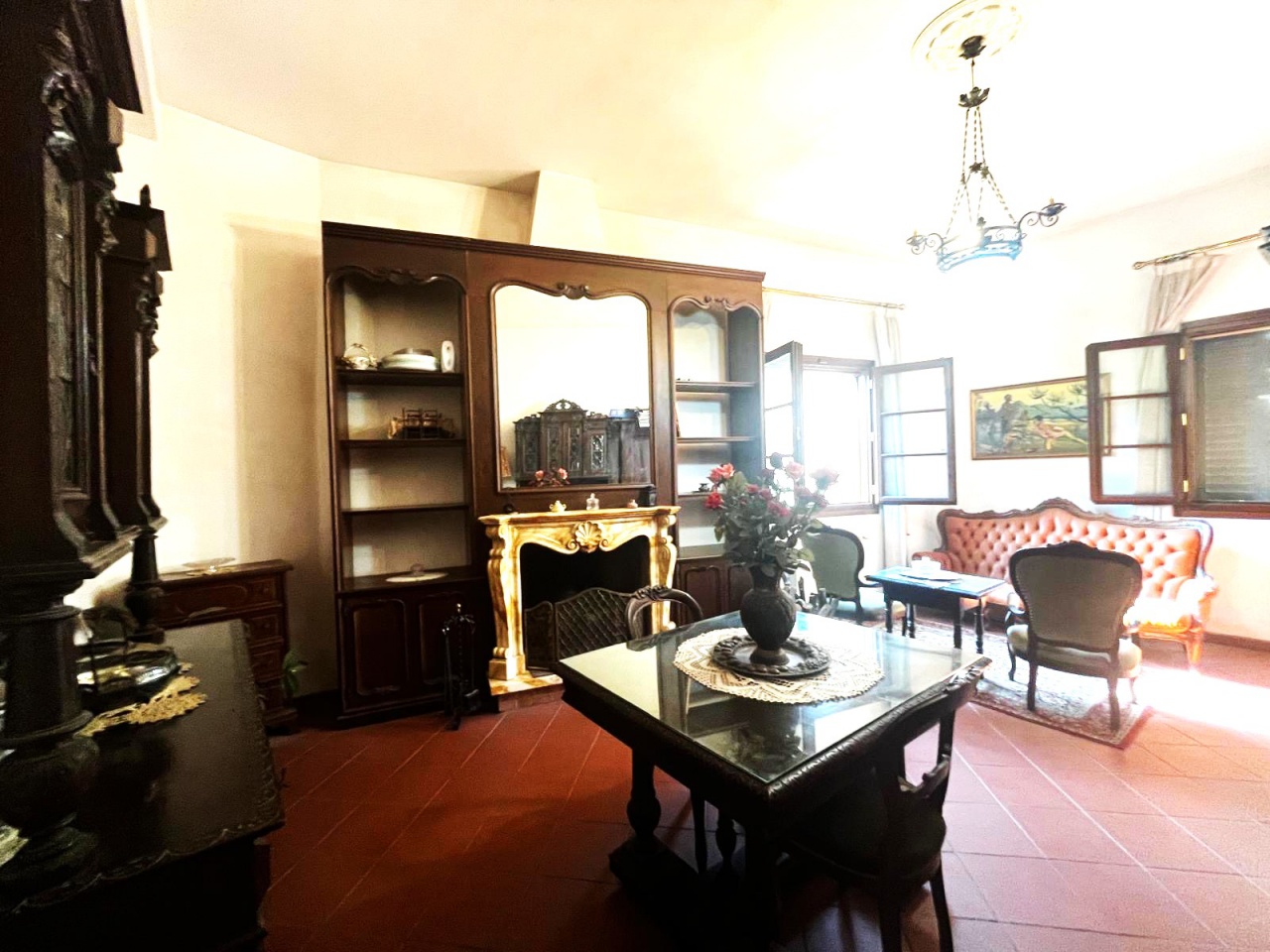 Villa con giardino in via pistoiese, Campi Bisenzio
