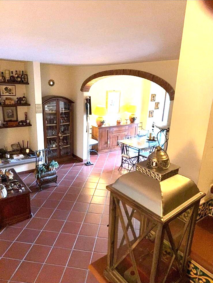 Villa con giardino in via becagli, Poggio a Caiano