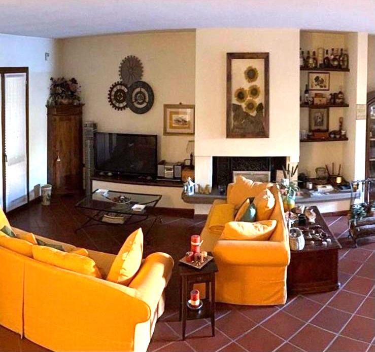 Villa con giardino in via becagli, Poggio a Caiano